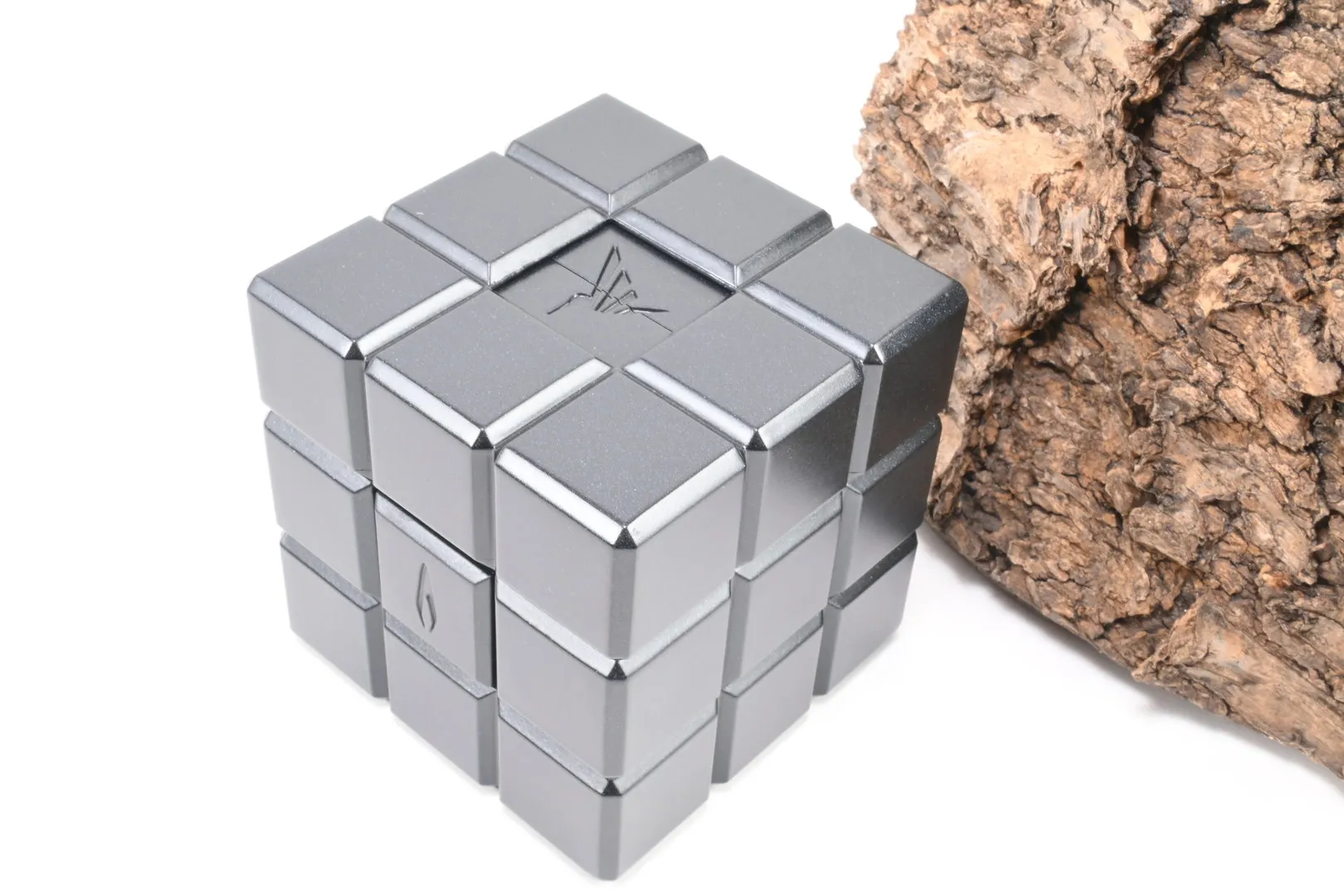 Colibri Tischfeuerzeug Heritage Cube schwarz – Produktbild 4