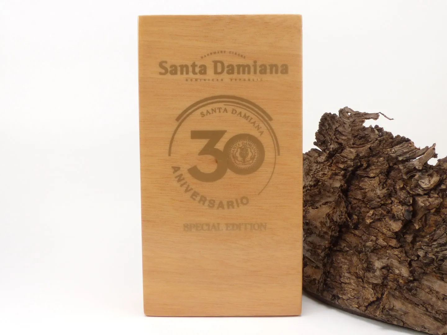 Santa Damiana 30 Aniversario Assortment Sampler