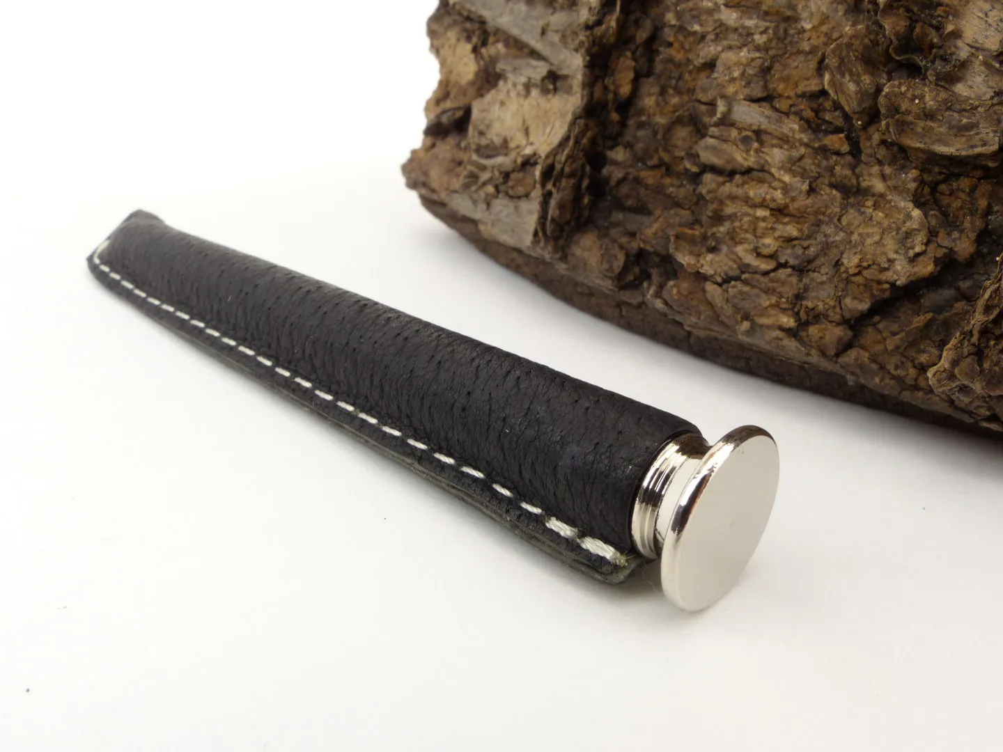 Tsuge Pfeifenstopfer Leder schwarz – Produktbild 2